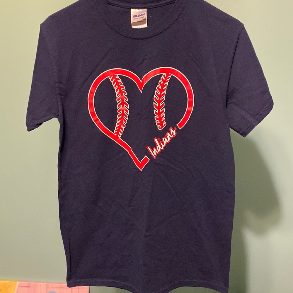 NWOT Gildan Ultra Cotton Small Cleveland Indians Graphic Tee Unisex Fit